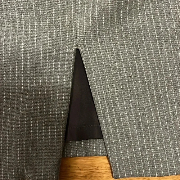Pinstripe pencil skirt - Picture 7 of 8